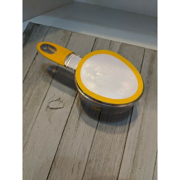 Adjustable Wilton 1/8 Cup to 1 Cup Measuring Scoop Cup Yellow - Picture 2 of 9